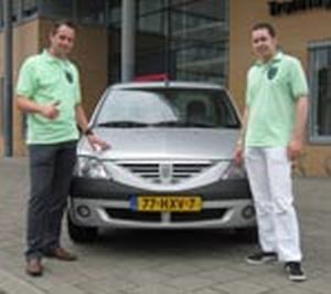 Mike en Peter met Daciast polo