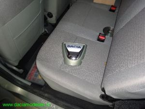 daciamodellen - een nieuw logo op mijn logan mcv