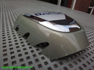 daciamodellen - een nieuw logo op mijn logan mcv