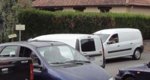 twee dacia logan van