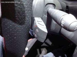 De Dacia duster Delsey in de kleur Gris olive