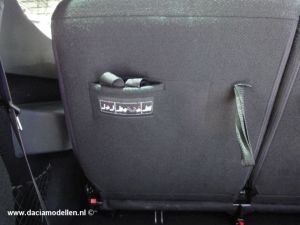 Deel van gordel netjes opgeborgen