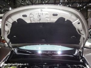 Dacia Lodgy heeft geluidsisolatie onder motorkap