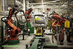 dacia-lodgy-tijdens-de-produktie-in-de-fabriek-in-marokko-02