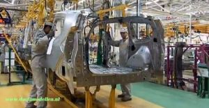 dacia-lodgy-tijdens-de-produktie-in-de-fabriek-in-marokko-05