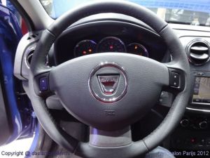 Dacia Logan Sedan Autosalon Parijs