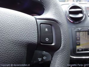 Dacia Logan Sedan Autosalon Parijs