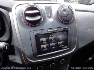 Dacia Logan Sedan Autosalon Parijs