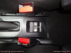 Dacia Logan Sedan Autosalon Parijs