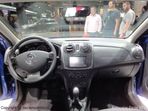 Dacia Logan Sedan Autosalon Parijs