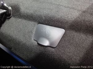 Dacia Logan Sedan Autosalon Parijs