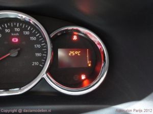 Dacia Logan Sedan Autosalon Parijs