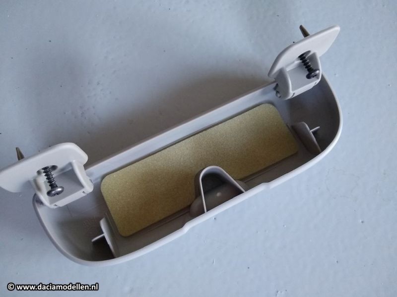 Geen brilhouder in je Dacia? Geen probleem!
