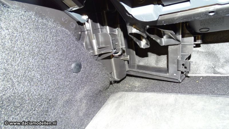 Interieurfilter van de Dacia Lodgy vervangen