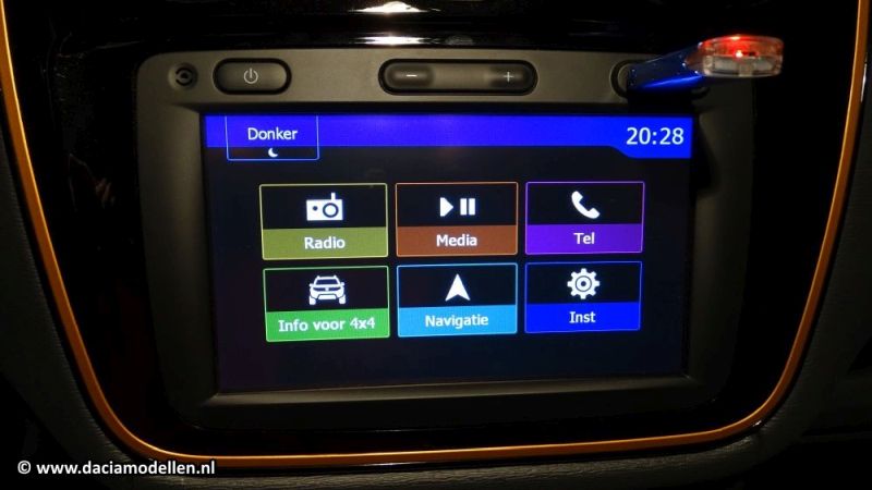 MediaNAV Evolution aanpassen