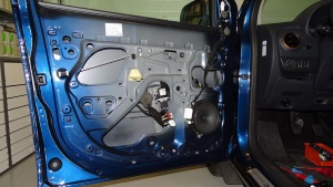 Het verwijderen van de deurbekleding