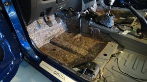 Dacia Lodgy isoleren