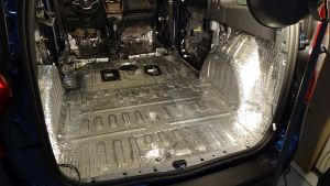 Dacia Lodgy isoleren