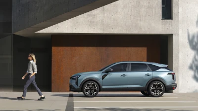 Dacia Striker (zijkant)